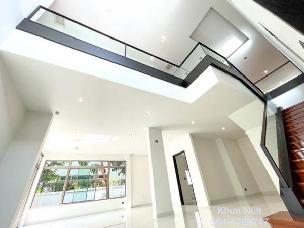 ขายบ้านเดี่ยวหลังใหญ่ Super Luxury ติดสวน ติดรถไฟฟ้า (รามคำแหง) ราคาดีที่สุดในโครงการ